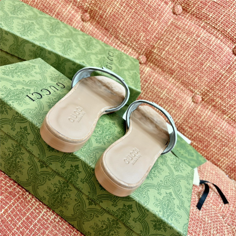 Gvc*1 suede interlocking gg sandals in green