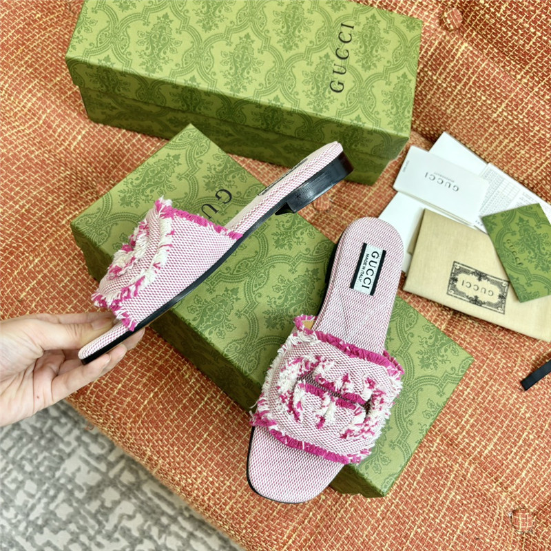 Gvc*1 canvas interlocking g sandals in pink