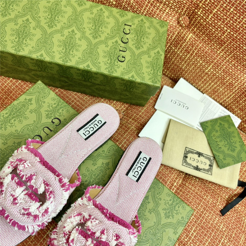 Gvc*1 canvas interlocking g sandals in pink