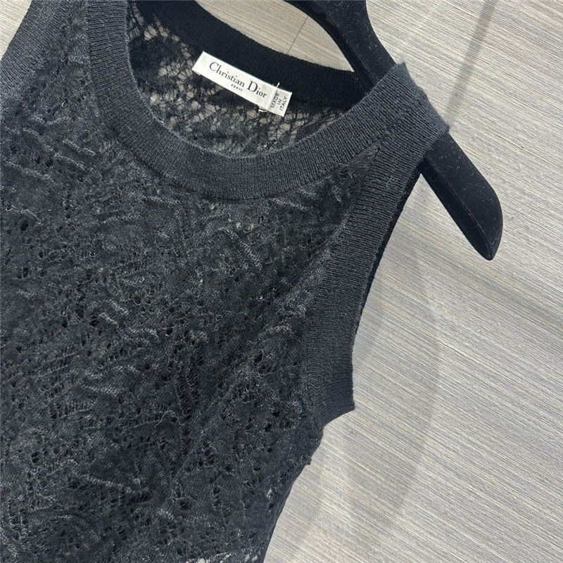 D10r hollow crochet small vest replica clothes