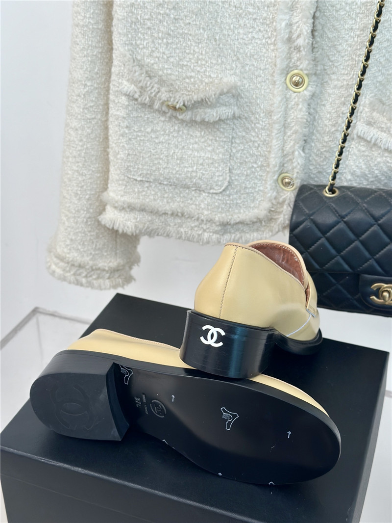 Ch**el women¡¯s yellow calfskin loafers