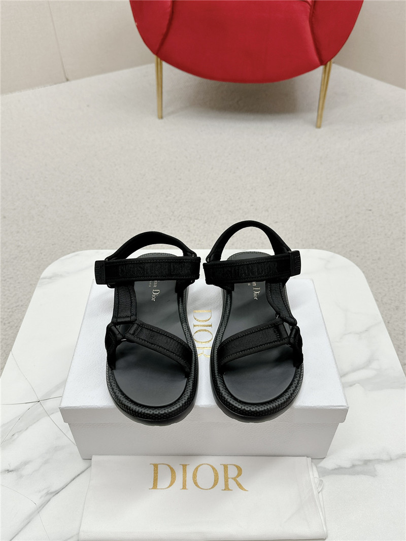 D10r women’s black d-wave sandals