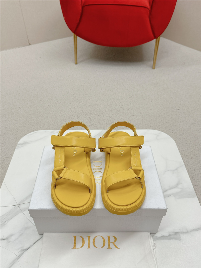 D10r yellow leather d wave sandals