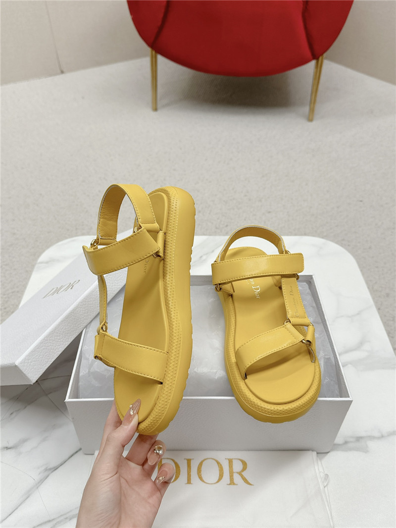 D10r yellow leather d wave sandals