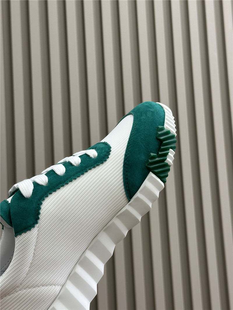 H**me5 green bouncing sneakers