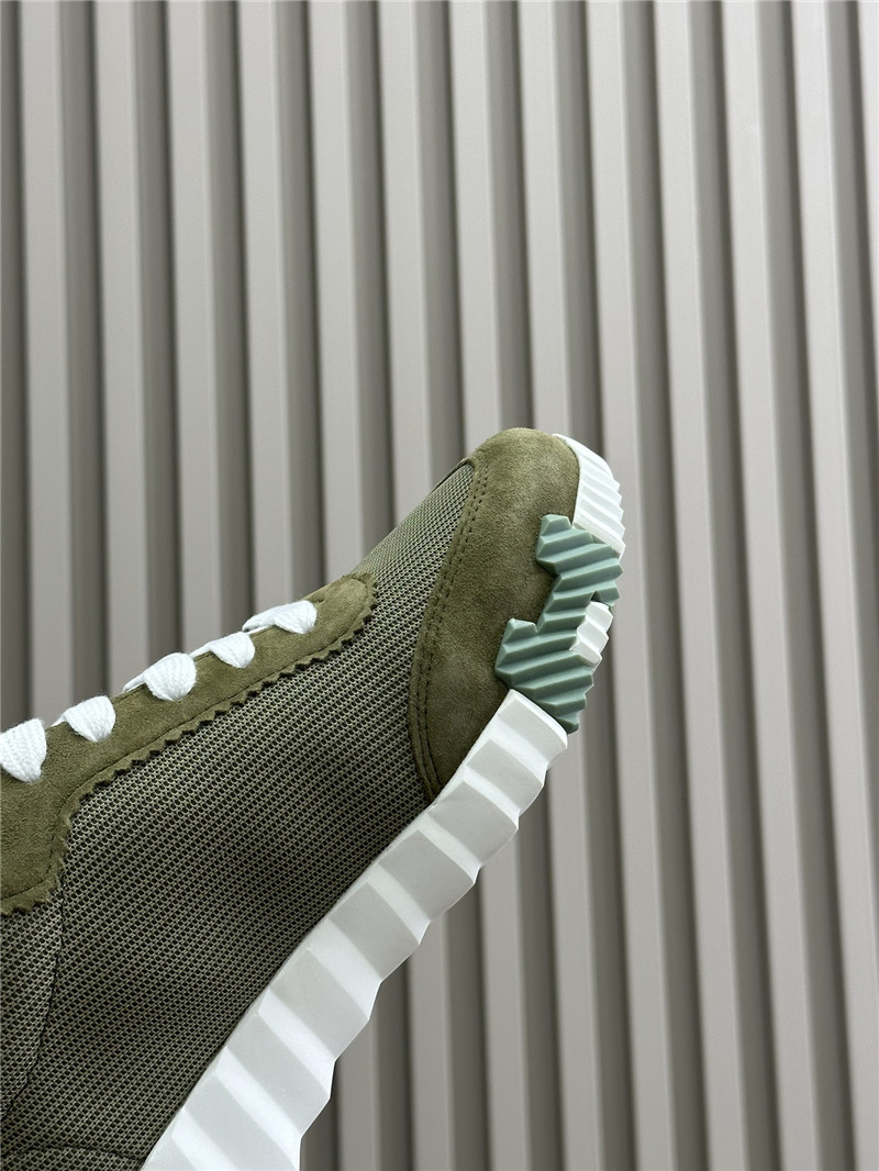 H**me5 bouncing sneakers in green