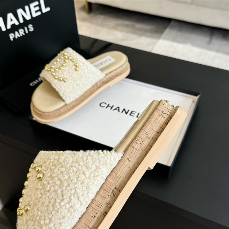 Ch**el logo platform pearl tweed slipper beige