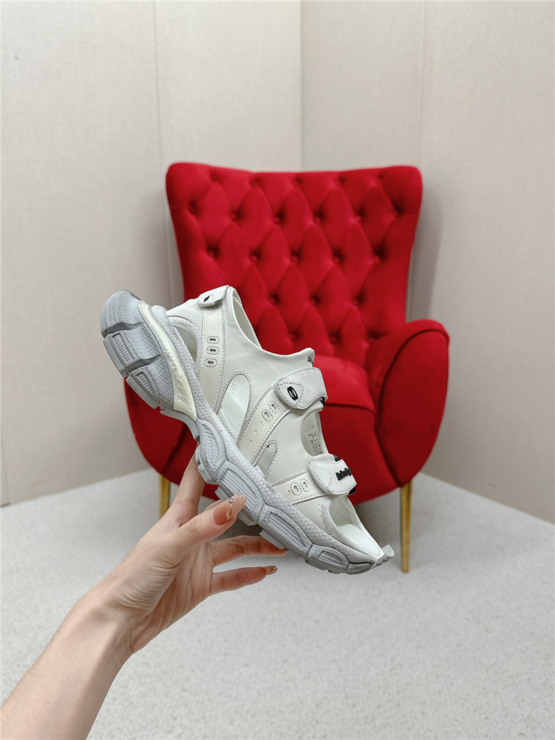 Ba1en*iaga 3xl sandals for women in white