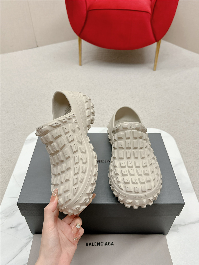 Ba1en*iaga bouncer clog sandals