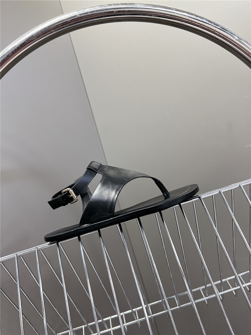 L0r0 P1ana trani open-toe sandals in black