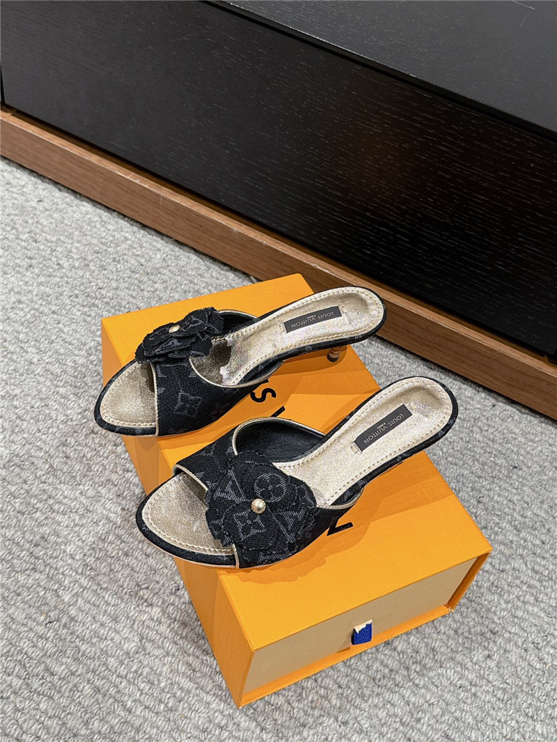 l0vis Vvtt0n black denim kitten heels