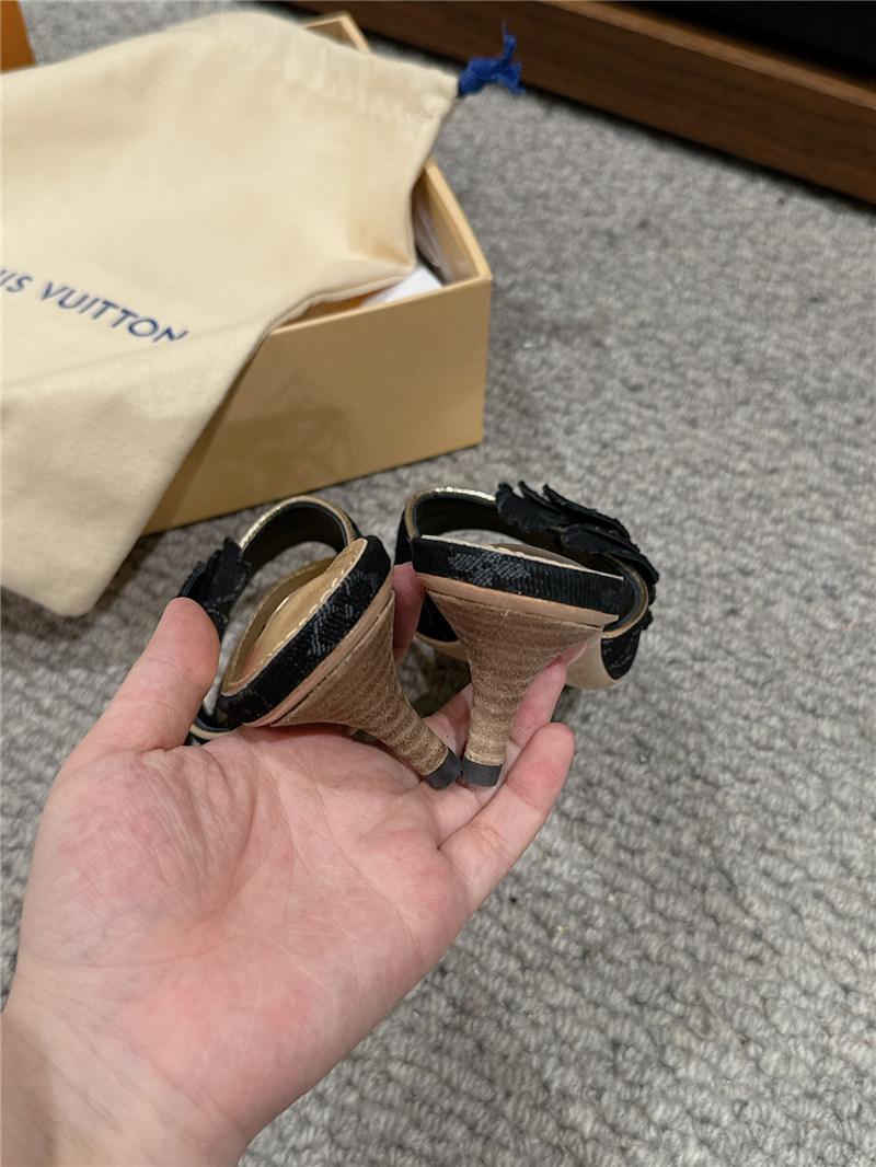 l0vis Vvtt0n black denim kitten heels