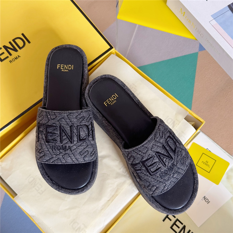 Fendi Sunshine Gray Platform Sandals