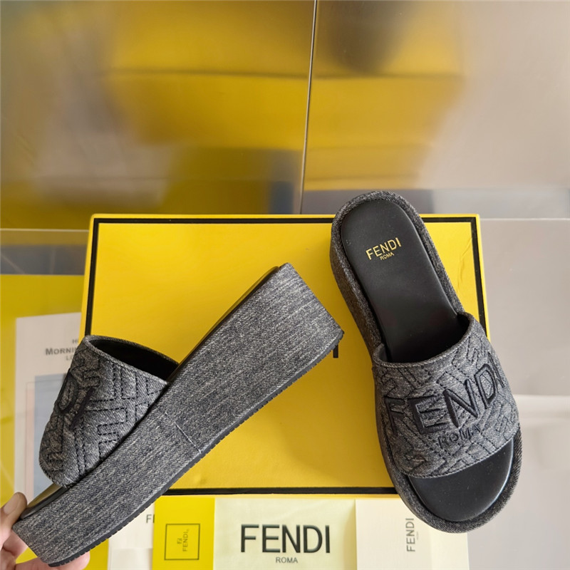Fendi Sunshine Gray Platform Sandals