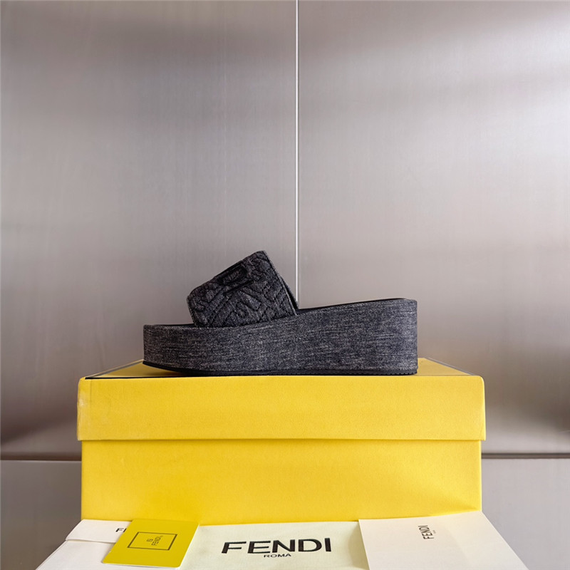 Fendi Sunshine Gray Platform Sandals