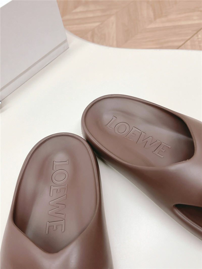 Loewe Bubble Thong Slide Women in Brown