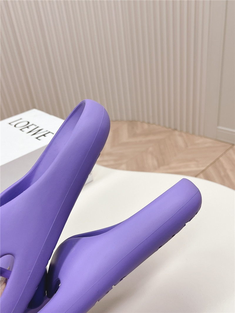 Loewe Bubble Thong Slide Women in Purple