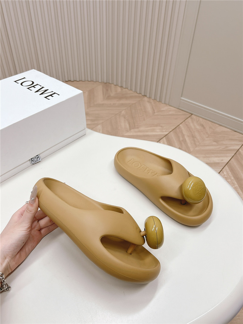 Loewe Bubble Thong Slide in Beige