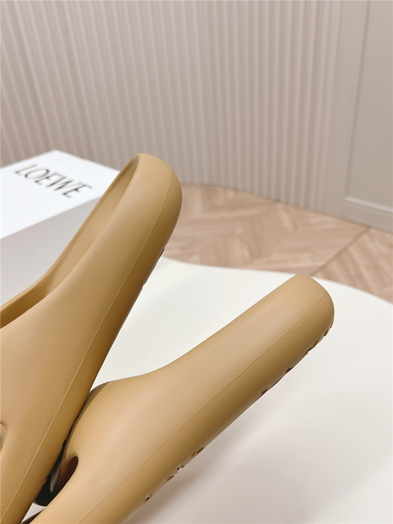 Loewe Bubble Thong Slide in Beige