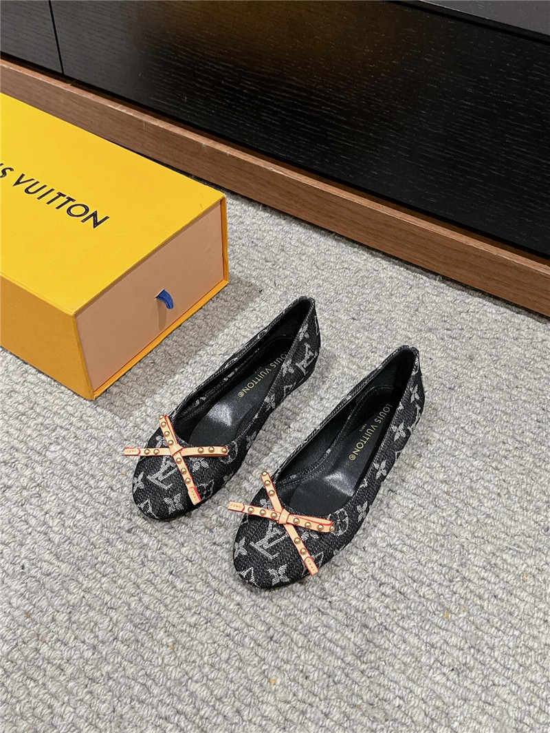 Louis Vuitton Nina Flat Ballerina Gray