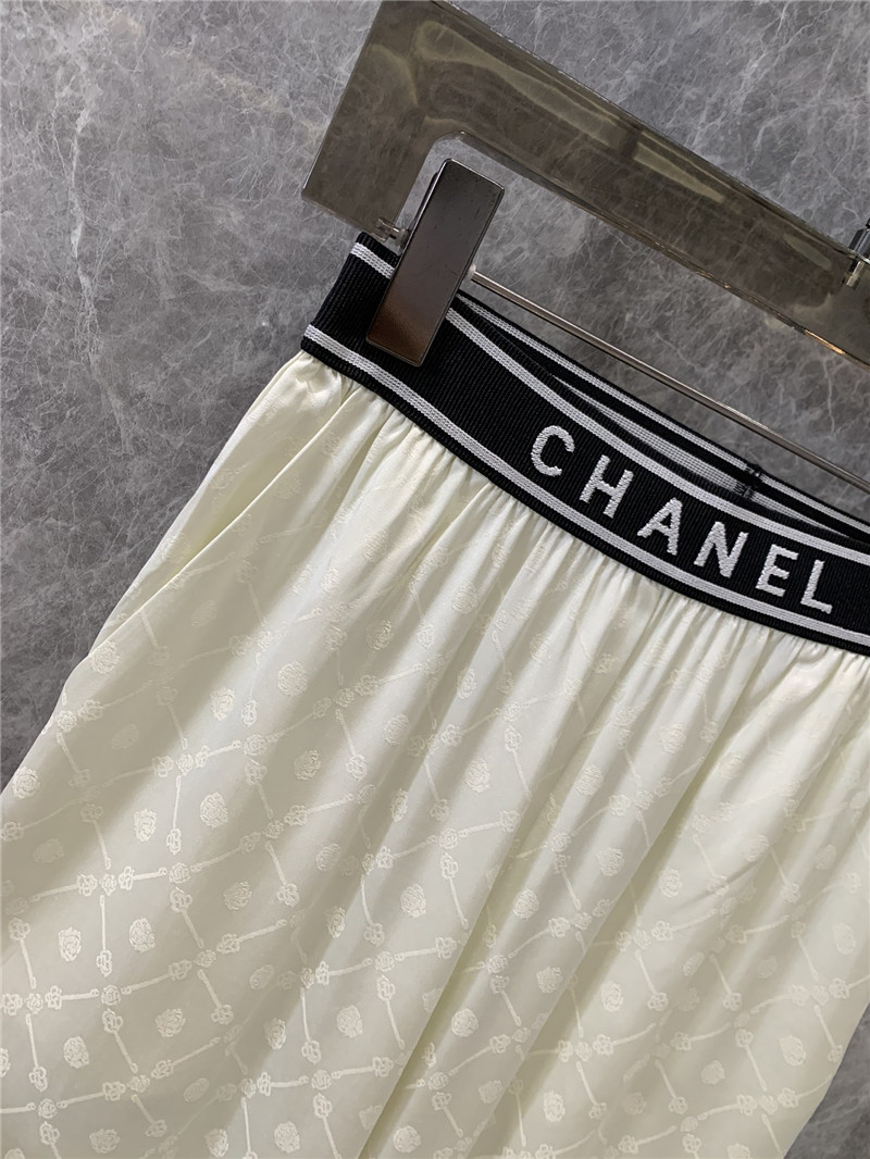 Chanel elastic waist casual trousers replica d&g clothing
