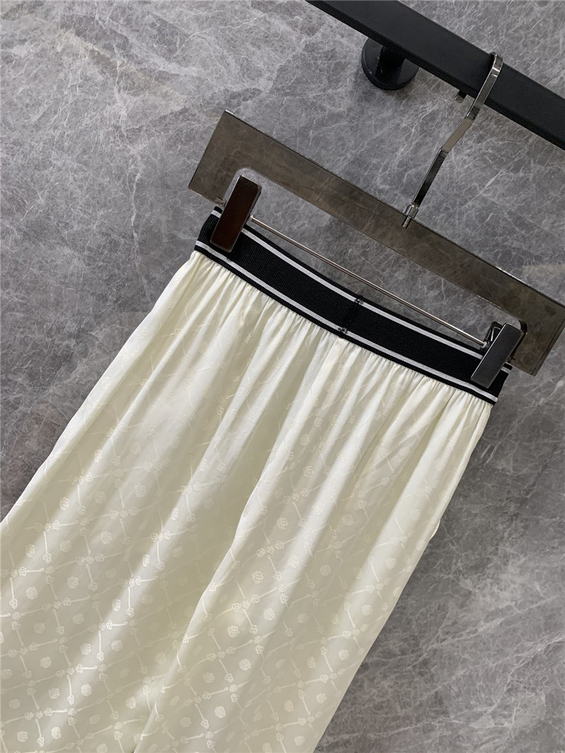 Chanel elastic waist casual trousers replica d&g clothing