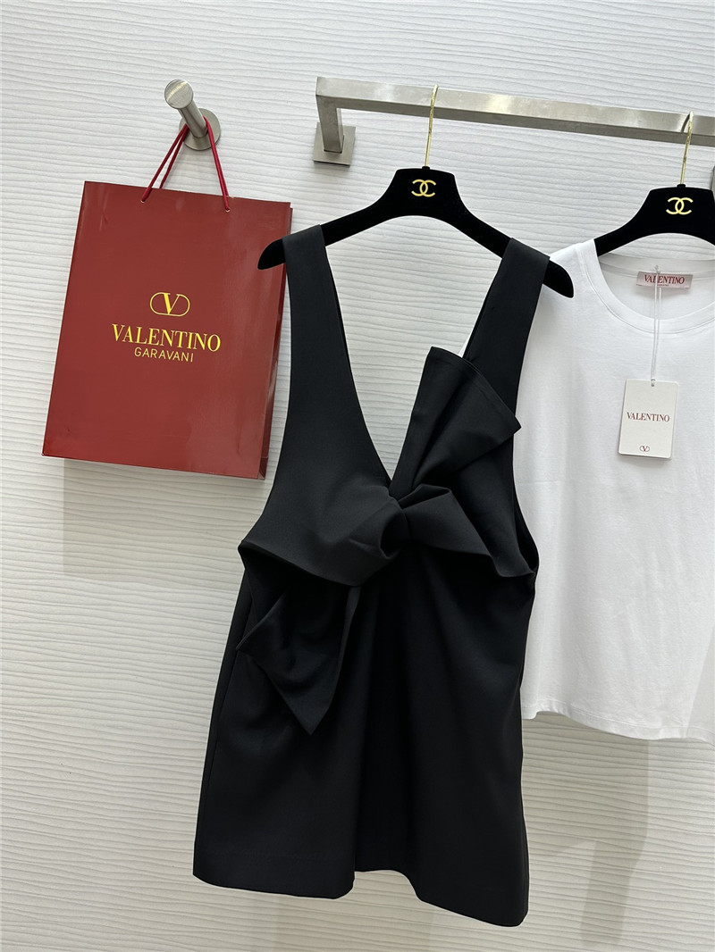 Va1e*ntin0 t-shirt + bow overalls set replica clothes