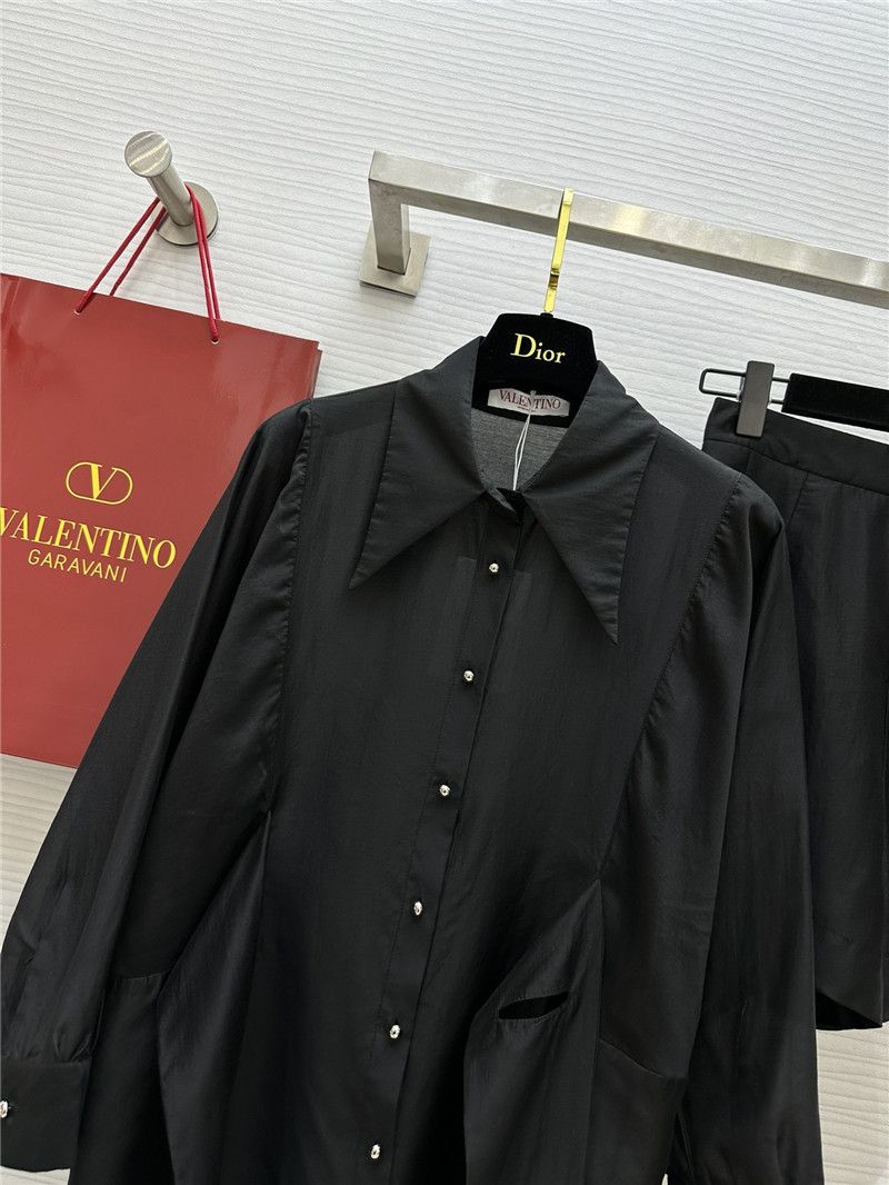 Va1e*ntin0 tie shirt + shorts set replicas clothes