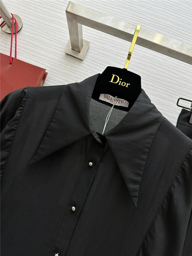 Va1e*ntin0 tie shirt + shorts set replicas clothes