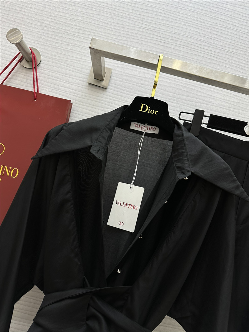 Va1e*ntin0 tie shirt + shorts set replicas clothes