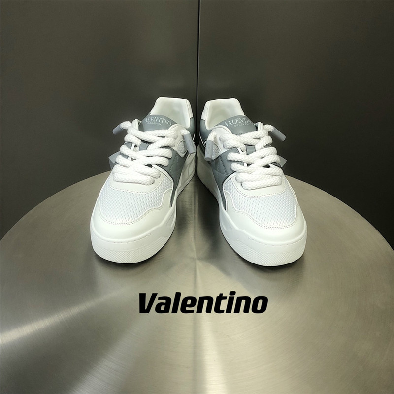 Va1e*ntin0 garavani one stud xl leather sneakers