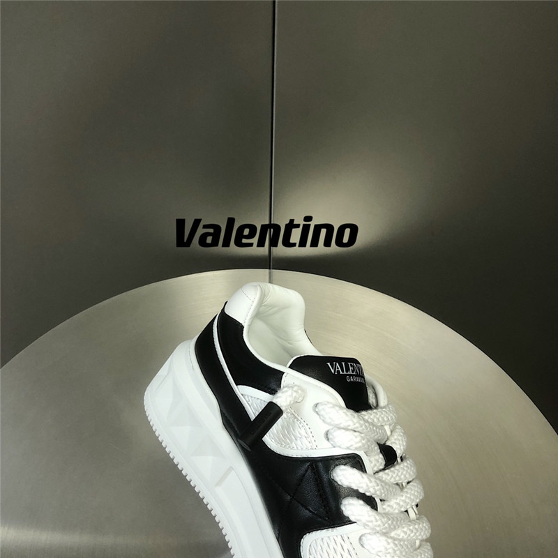 Va1e*ntin0 garavani one stud xl low-top sneakers