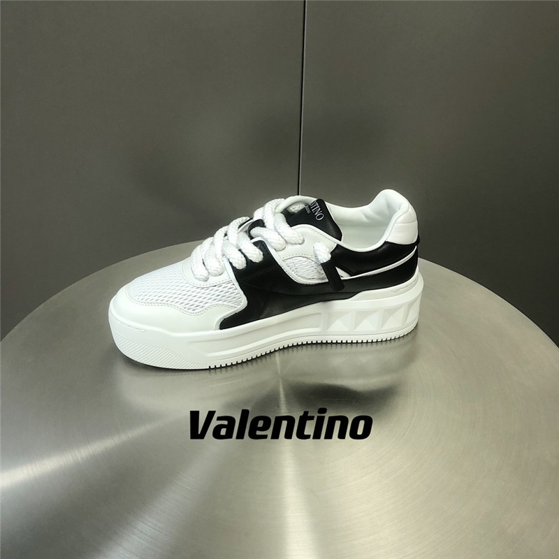 Va1e*ntin0 garavani one stud xl low-top sneakers