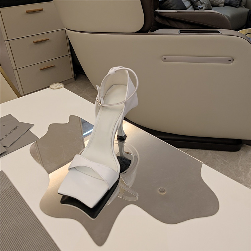 Ba1en*iaga hourglass 100 white leather sandals