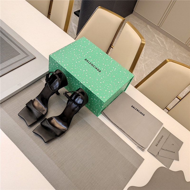 Ba1en*iaga hourglass 100 black leather sandals