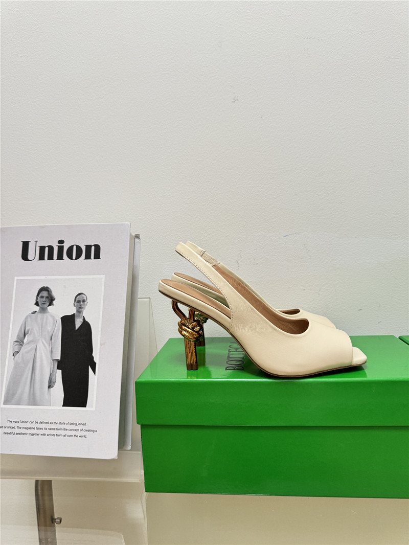 b0tt*ga Ven*ta knot slingback sandals in white