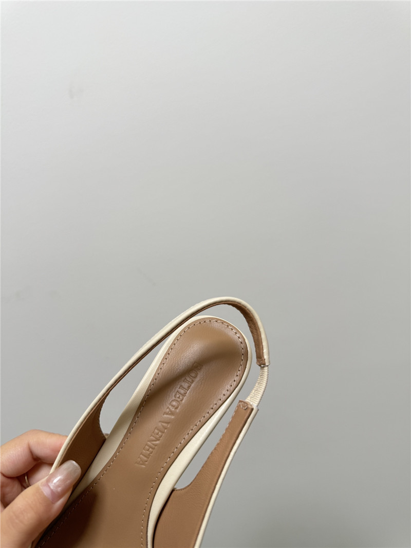 b0tt*ga Ven*ta knot slingback sandals in white