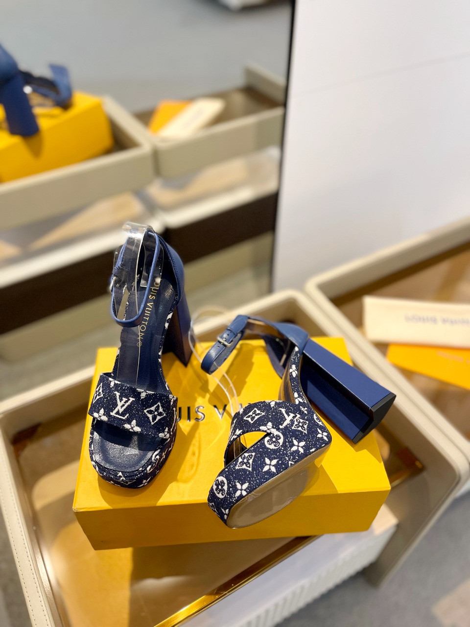 l0vis Vvtt0n monogram jacquard denim platform sandals blue