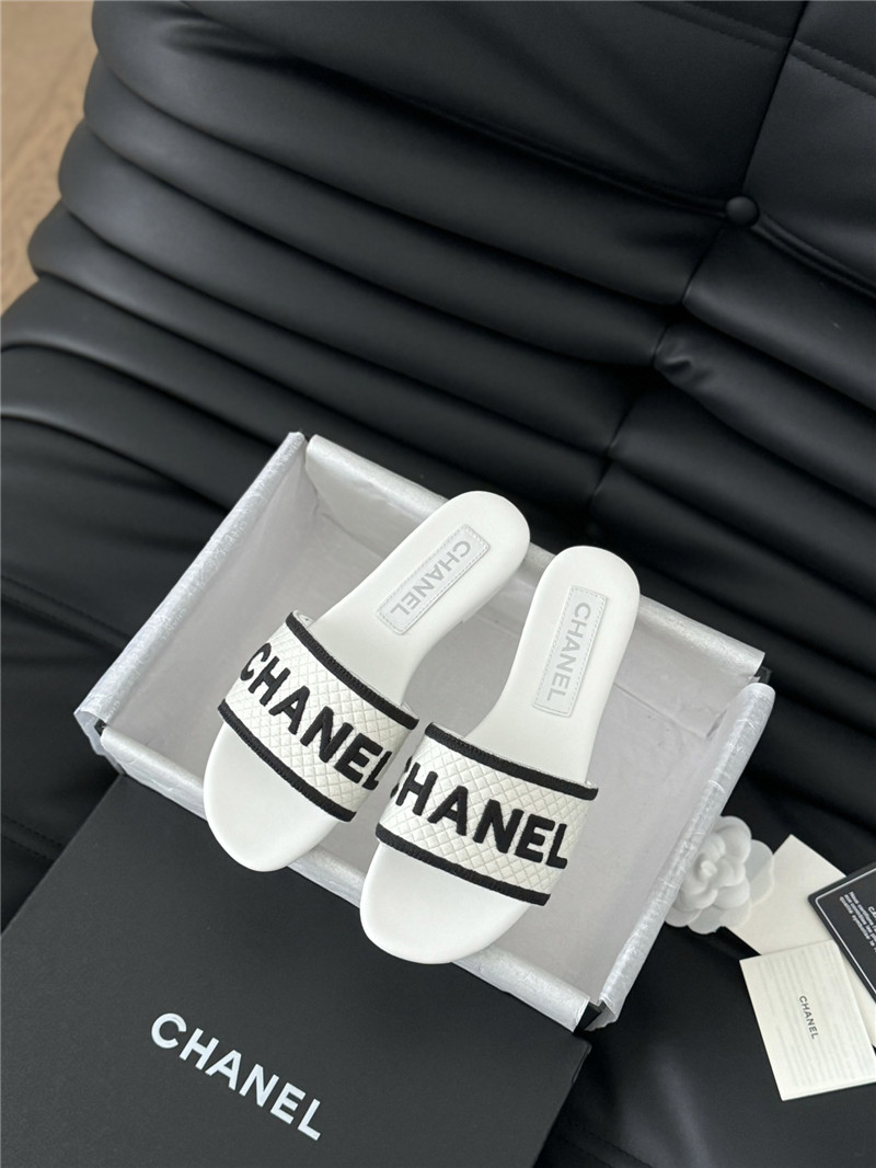 Ch**el woven embroidered logo slippers white