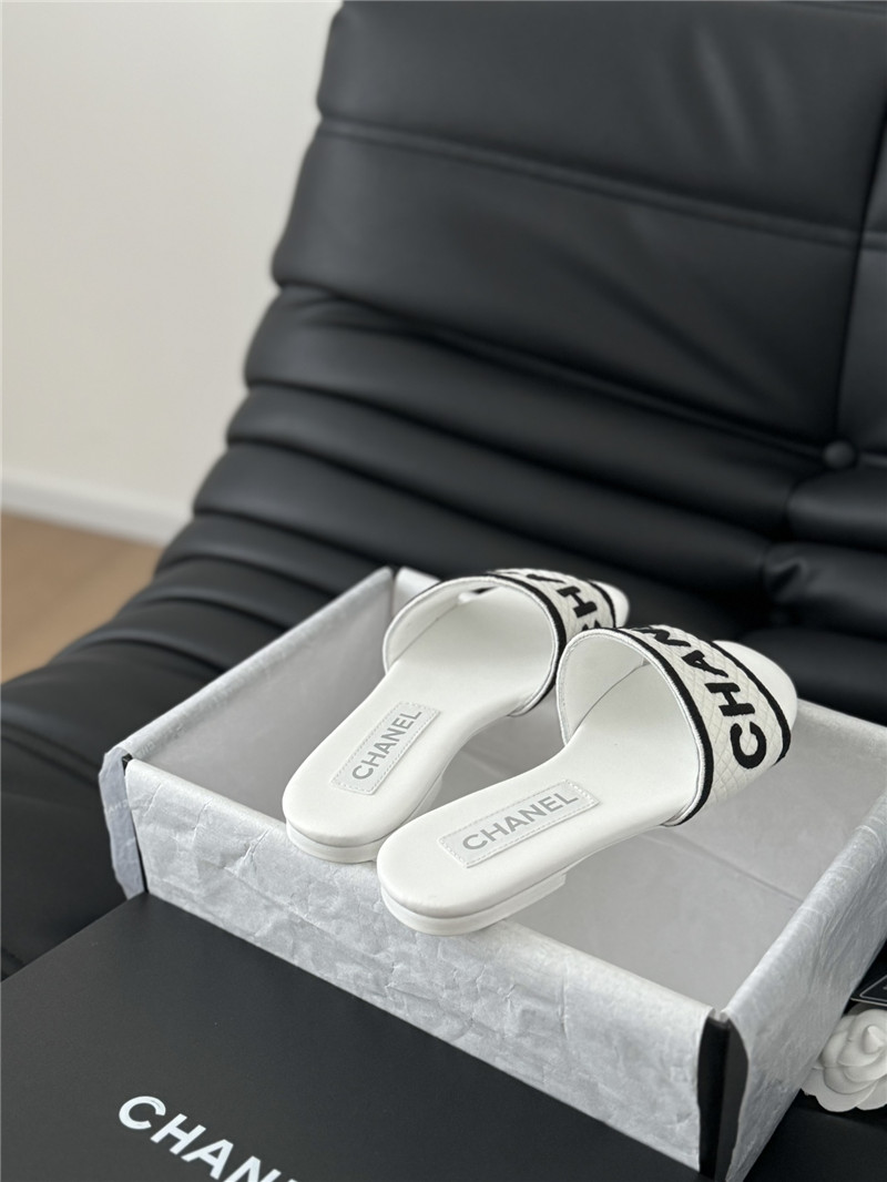 Ch**el woven embroidered logo slippers white