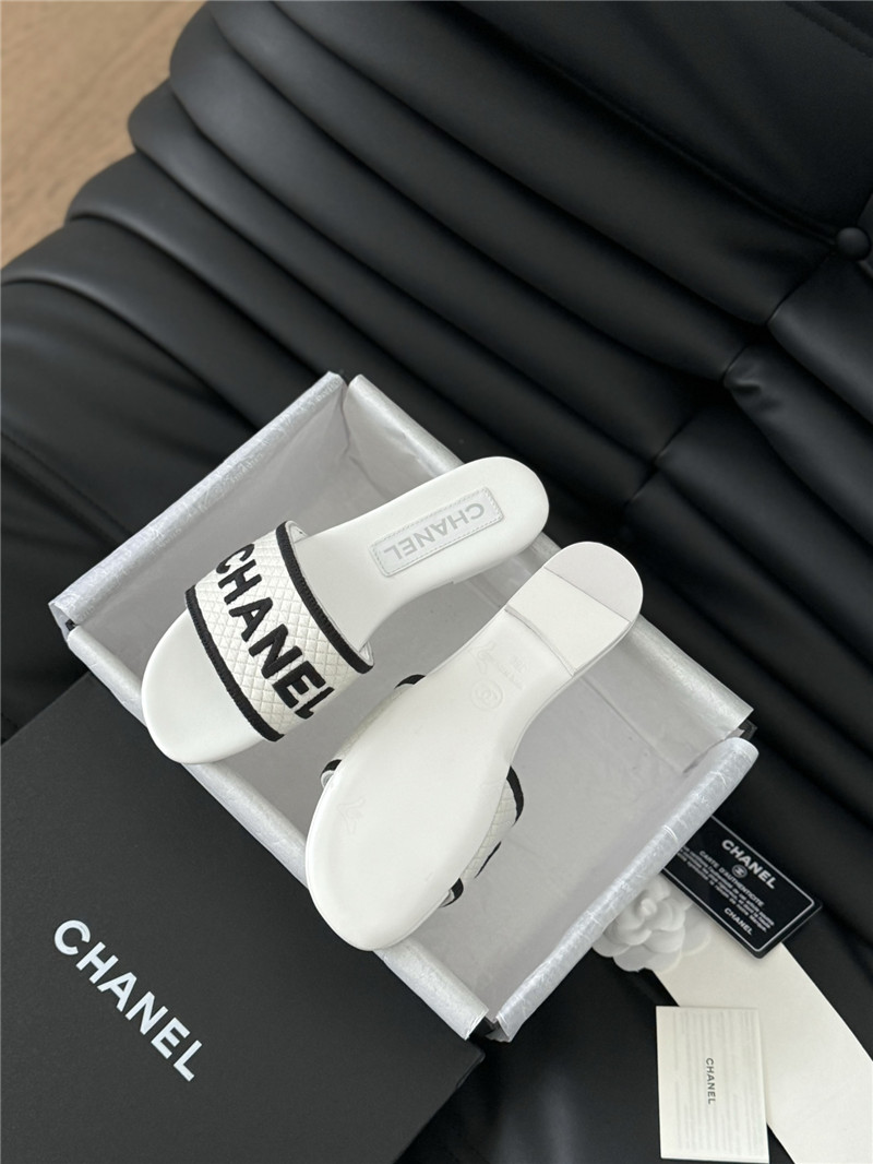 Ch**el woven embroidered logo slippers white