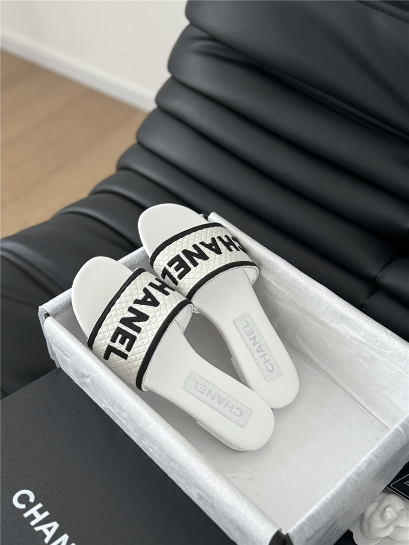 Ch**el woven embroidered logo slippers white