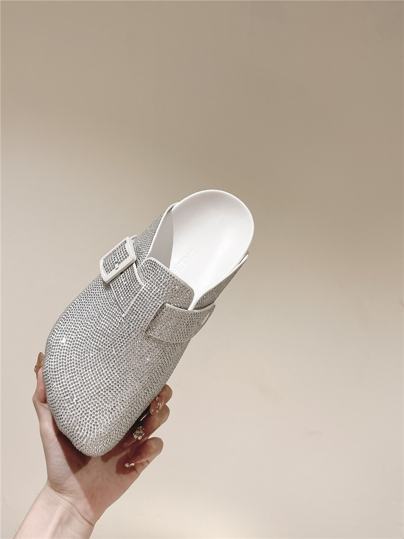 Ba1en*iaga crystal clogs