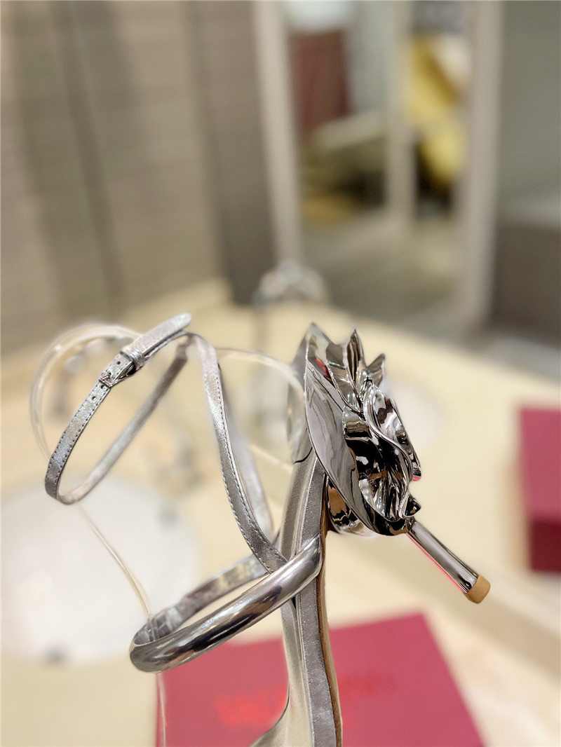 Va1e*ntin0 women’s silver heel sandals