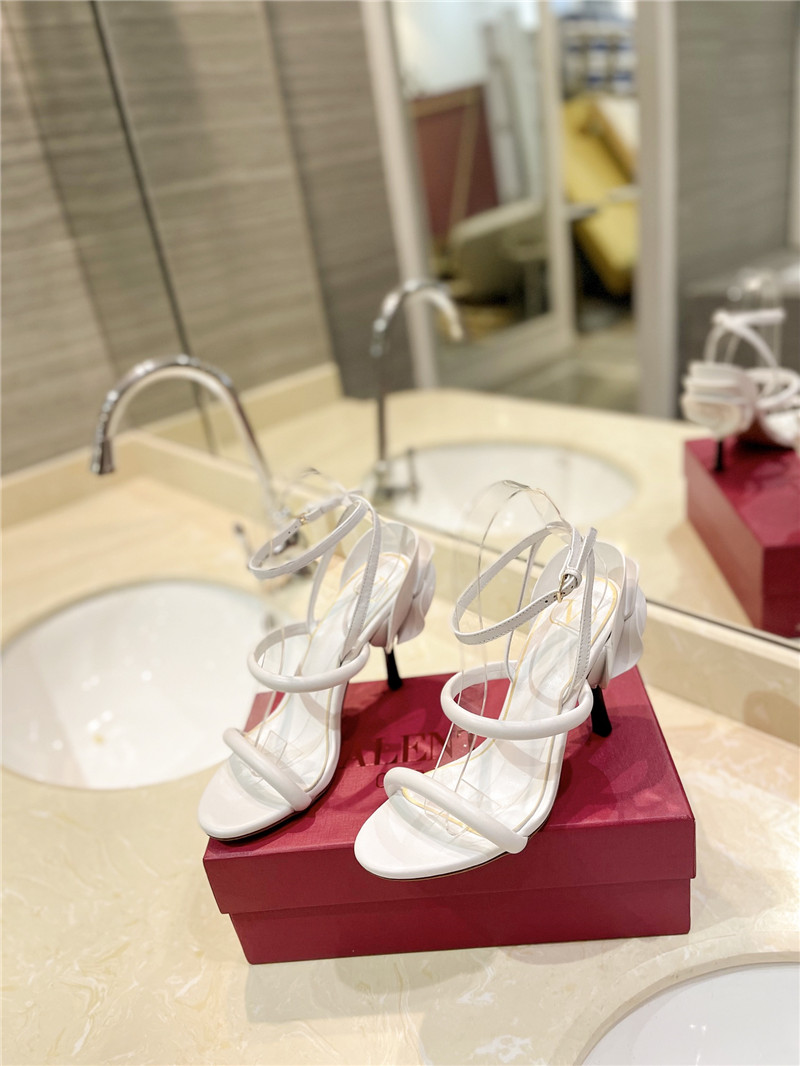 Va1e*ntin0 women’s white heel sandals