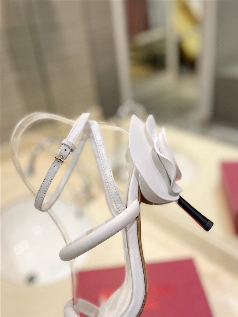 Va1e*ntin0 women’s white heel sandals