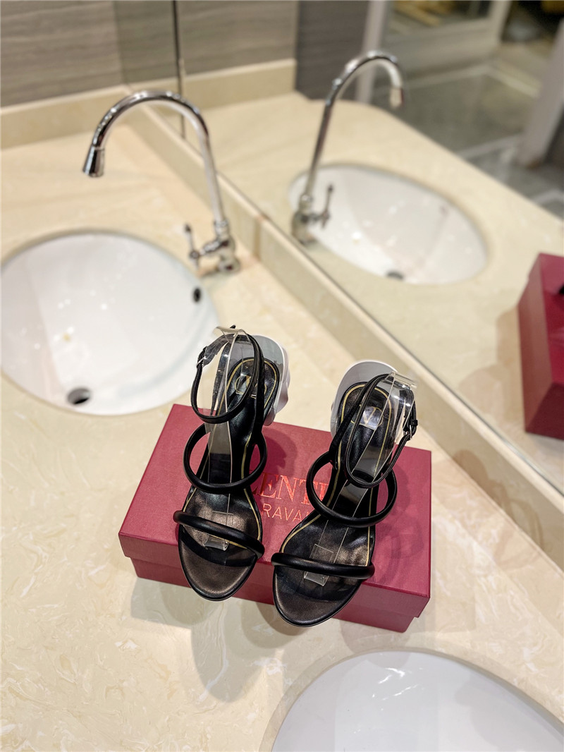 Va1e*ntin0 women’s black heel sandals