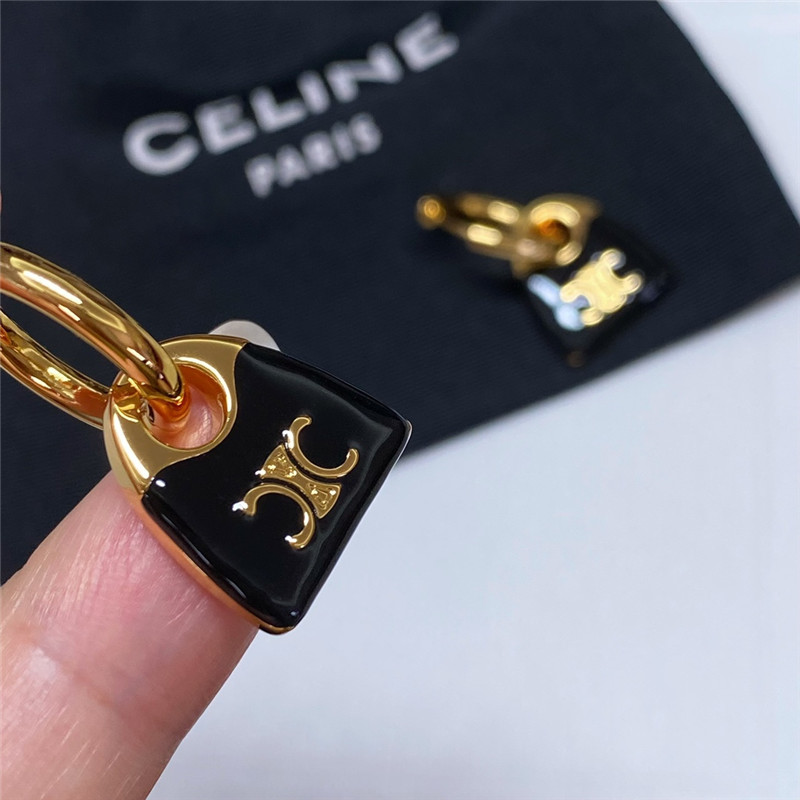 Ce1i*e arc de triomphe bag earrings