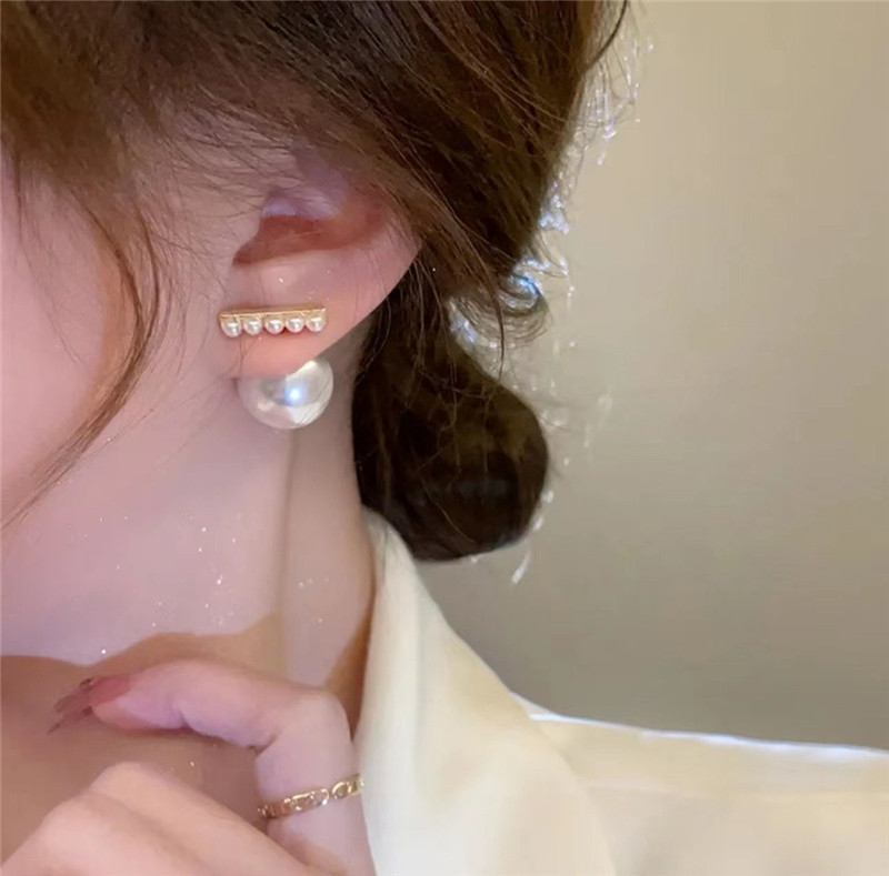 Ce1i*e pearl earrings