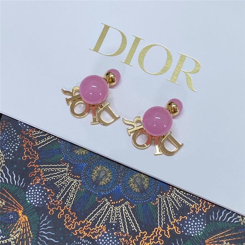 D10r pink pearl earrings